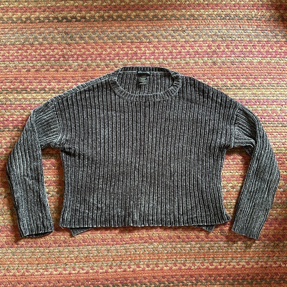 BLUSH & BLOOM GREY CHENILLE CROP SWEATER